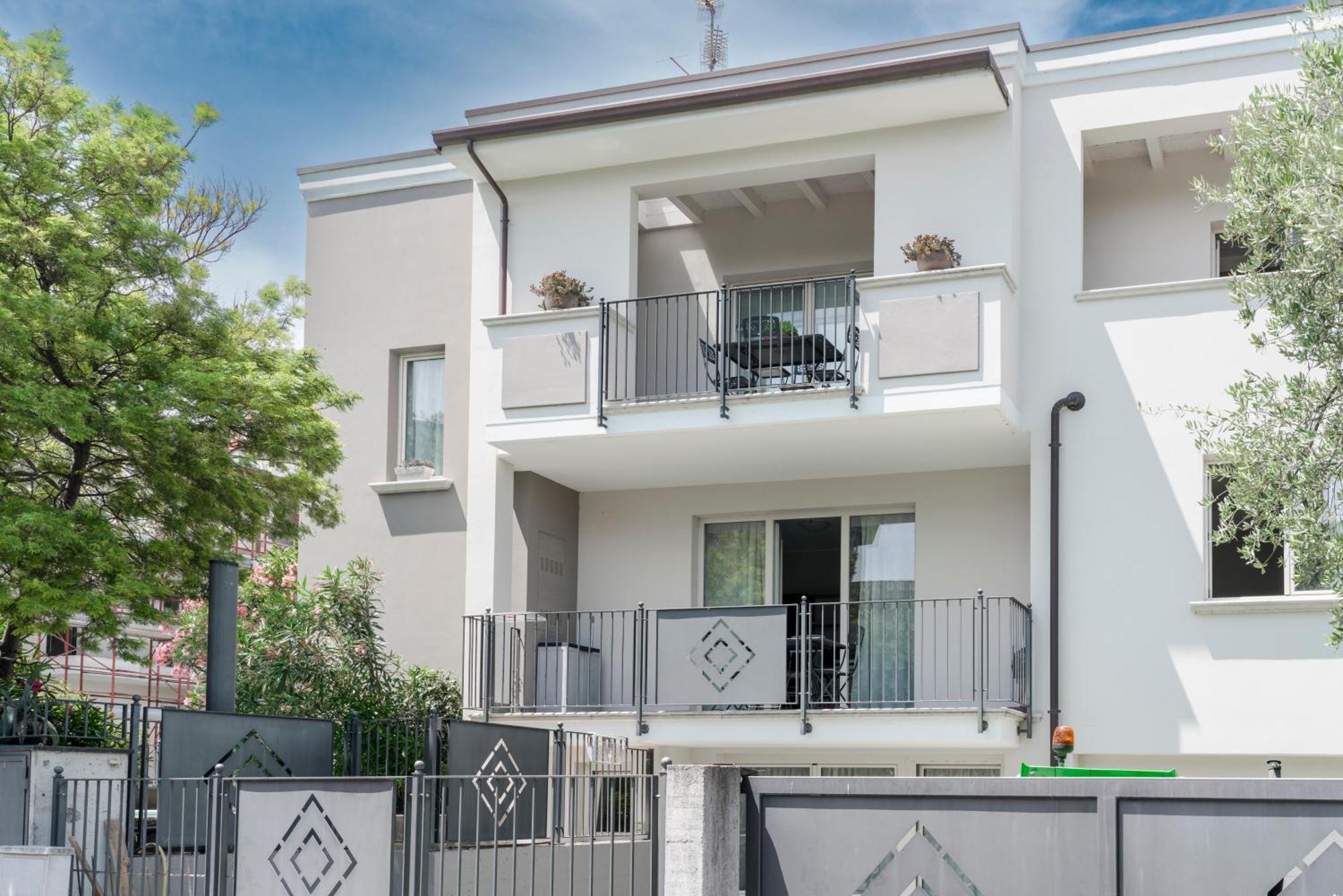 Matteotti Apartments Desenzano del Garda Exterior photo